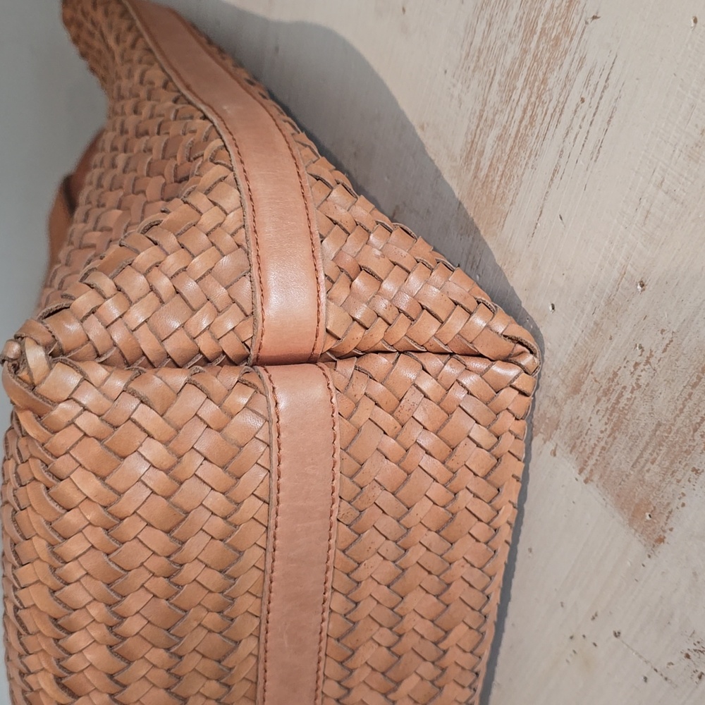 Madewell The Medium Transport Tote: Woven Leather Edition In Burnished Caramel - Picture 8 of 12